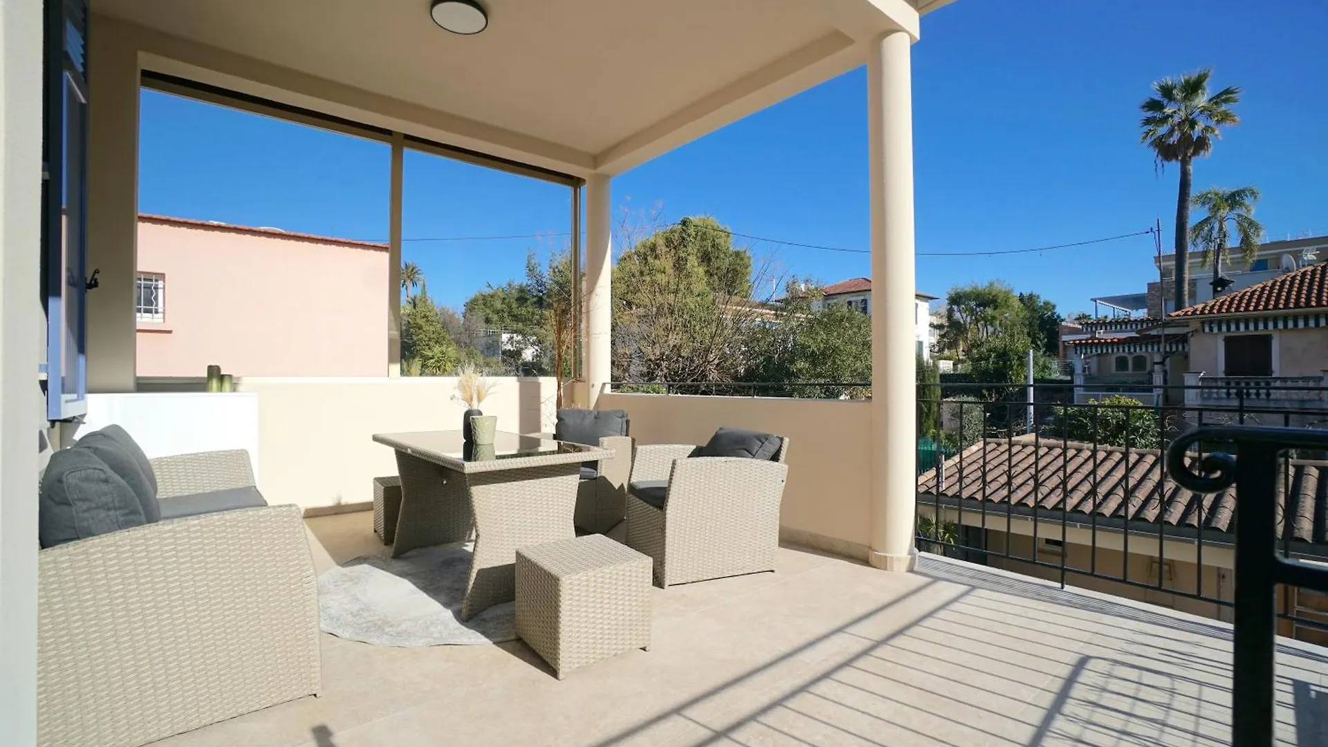 Magnifique Haut De Villa Chez Charlotte Antibes