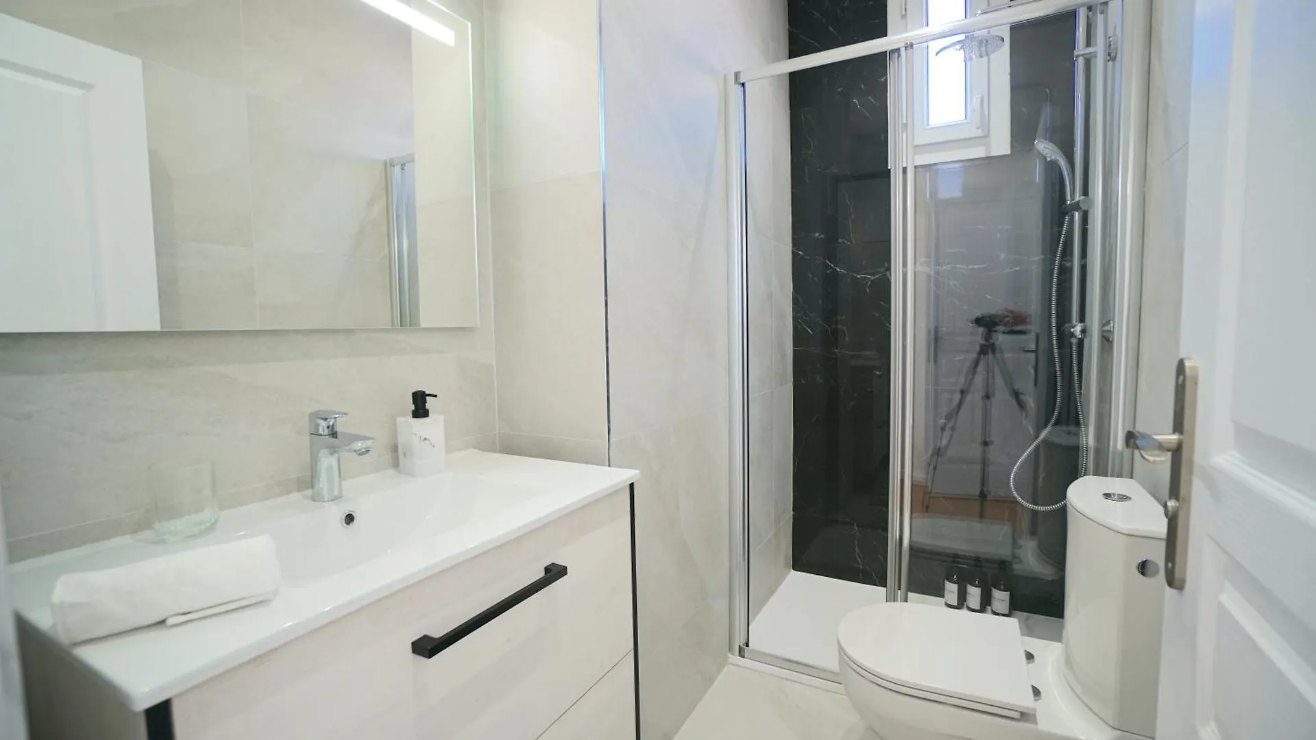 Apartment Magnifique Haut De Villa Chez Charlotte Antibes